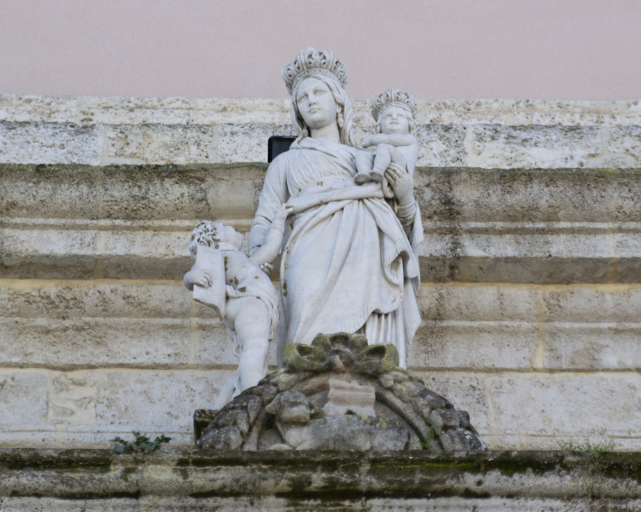 Statua della Madonna dell'Aiuto 